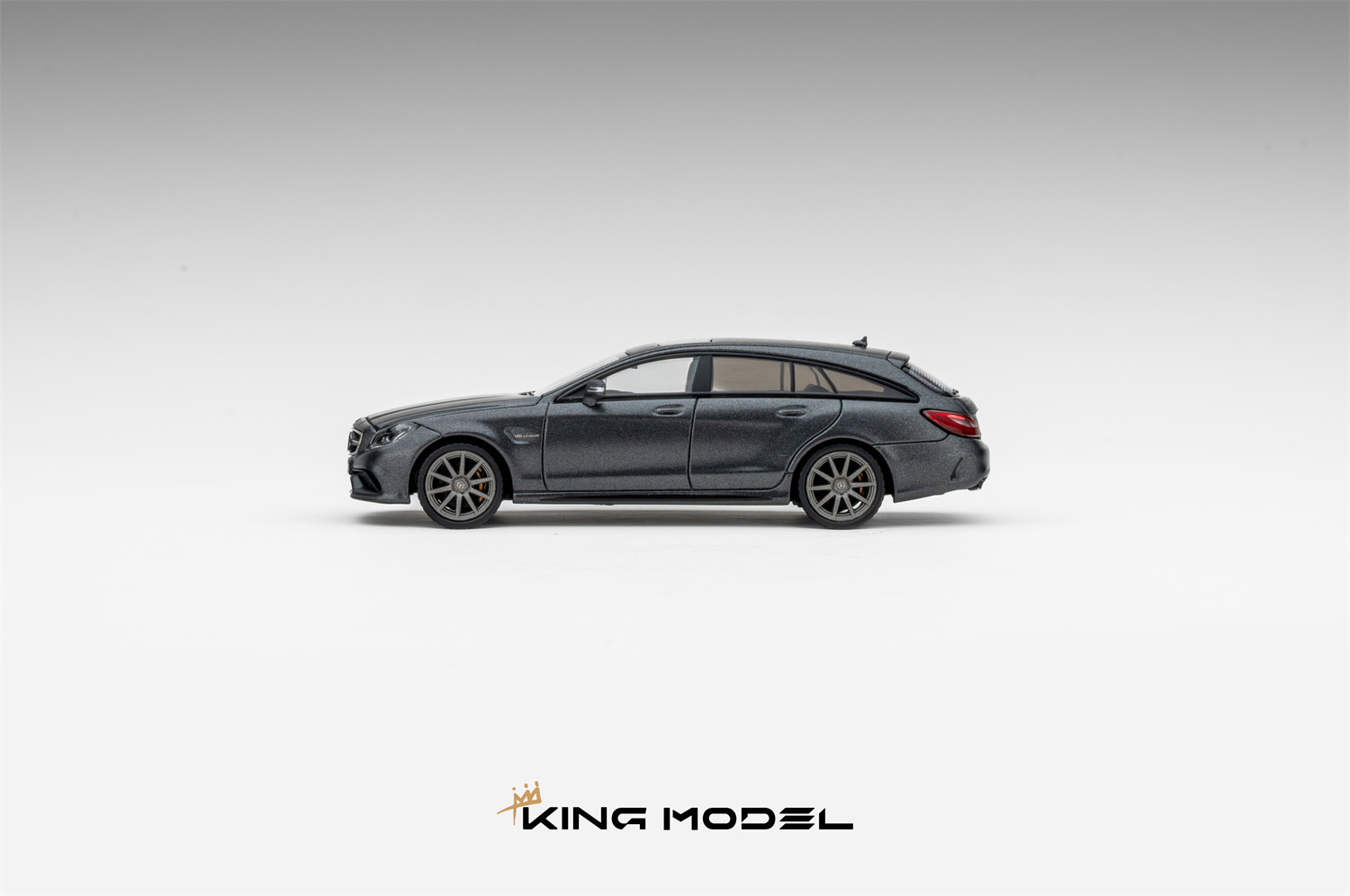 KING MODEL 1:64 梅赛德斯-奔驰CLS63 AMG 哑光金属灰