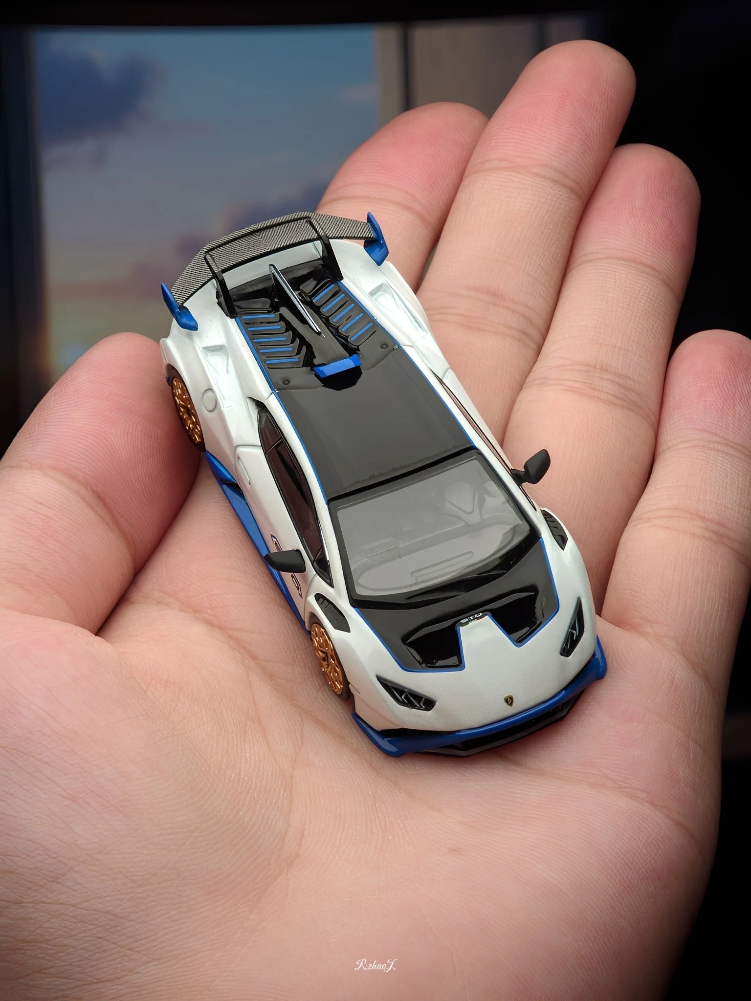 MINI GT:1/64 兰博基尼 Huracán STO Bianco Asopo BL