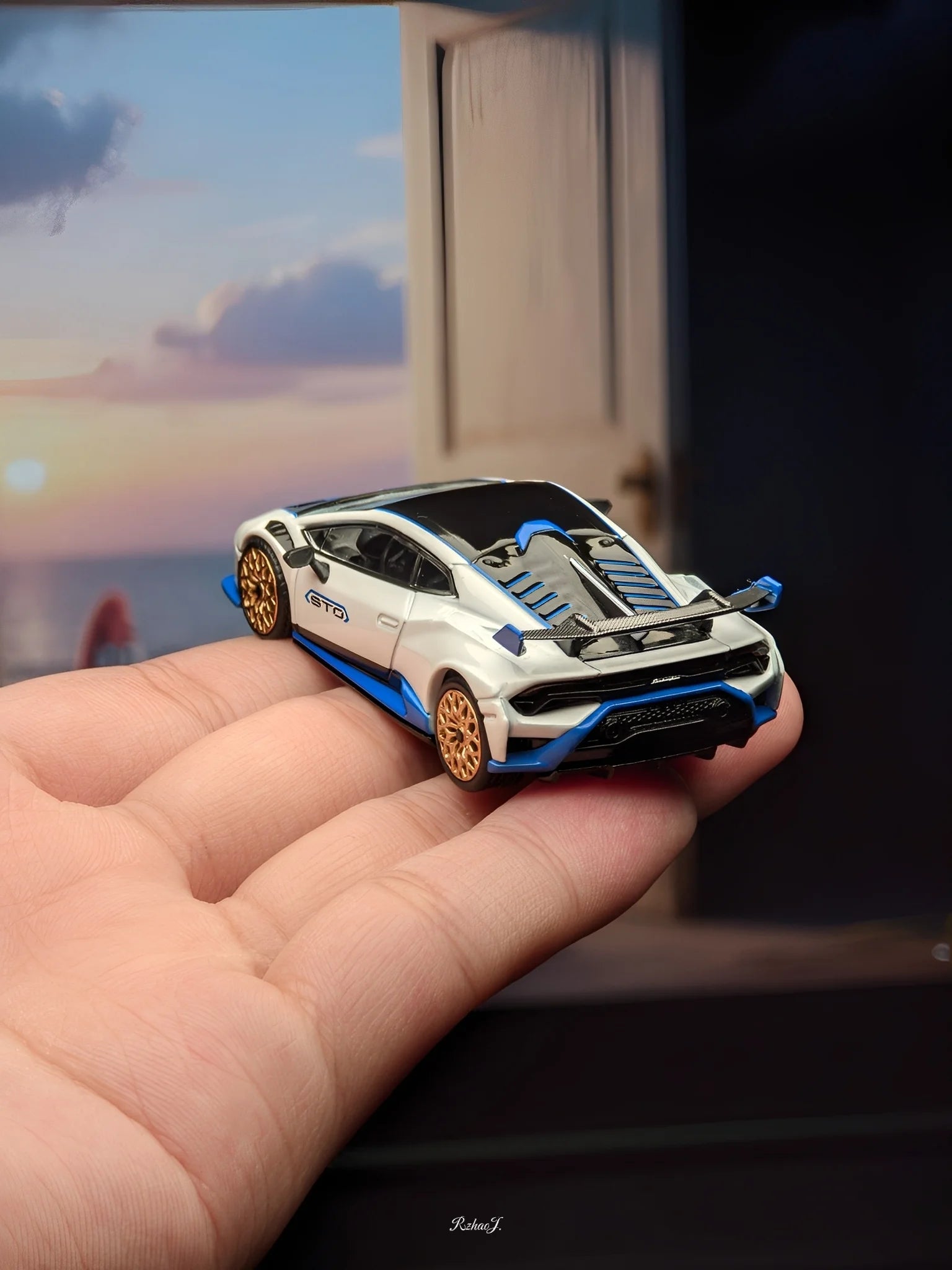 MINI GT:1/64 兰博基尼 Huracán STO Bianco Asopo BL