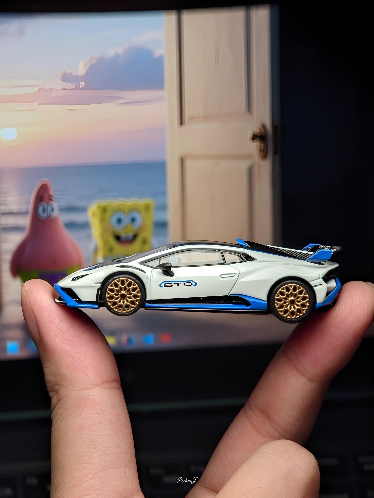 MINI GT:1/64 兰博基尼 Huracán STO Bianco Asopo BL
