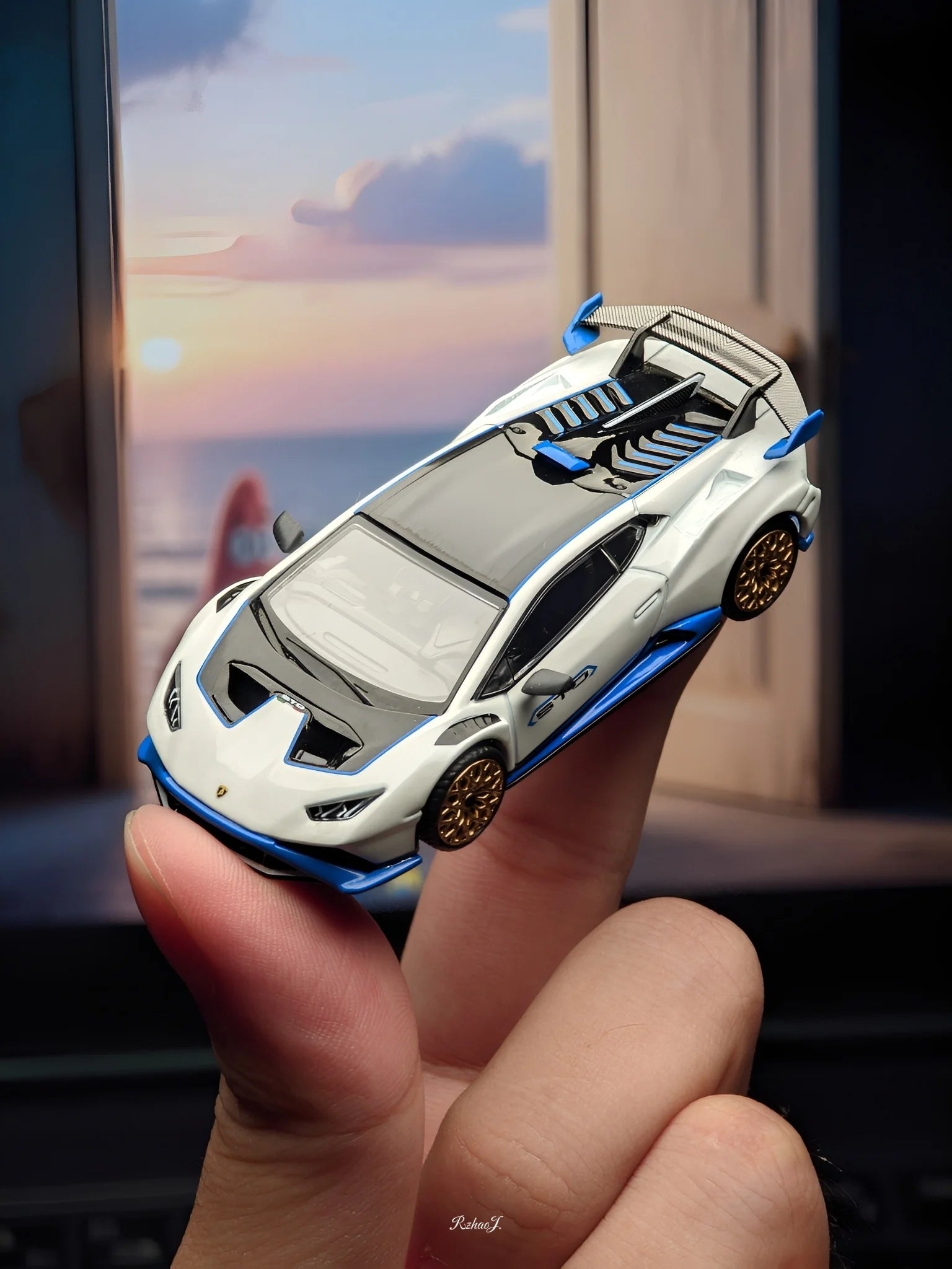 MINI GT:1/64 兰博基尼 Huracán STO Bianco Asopo BL