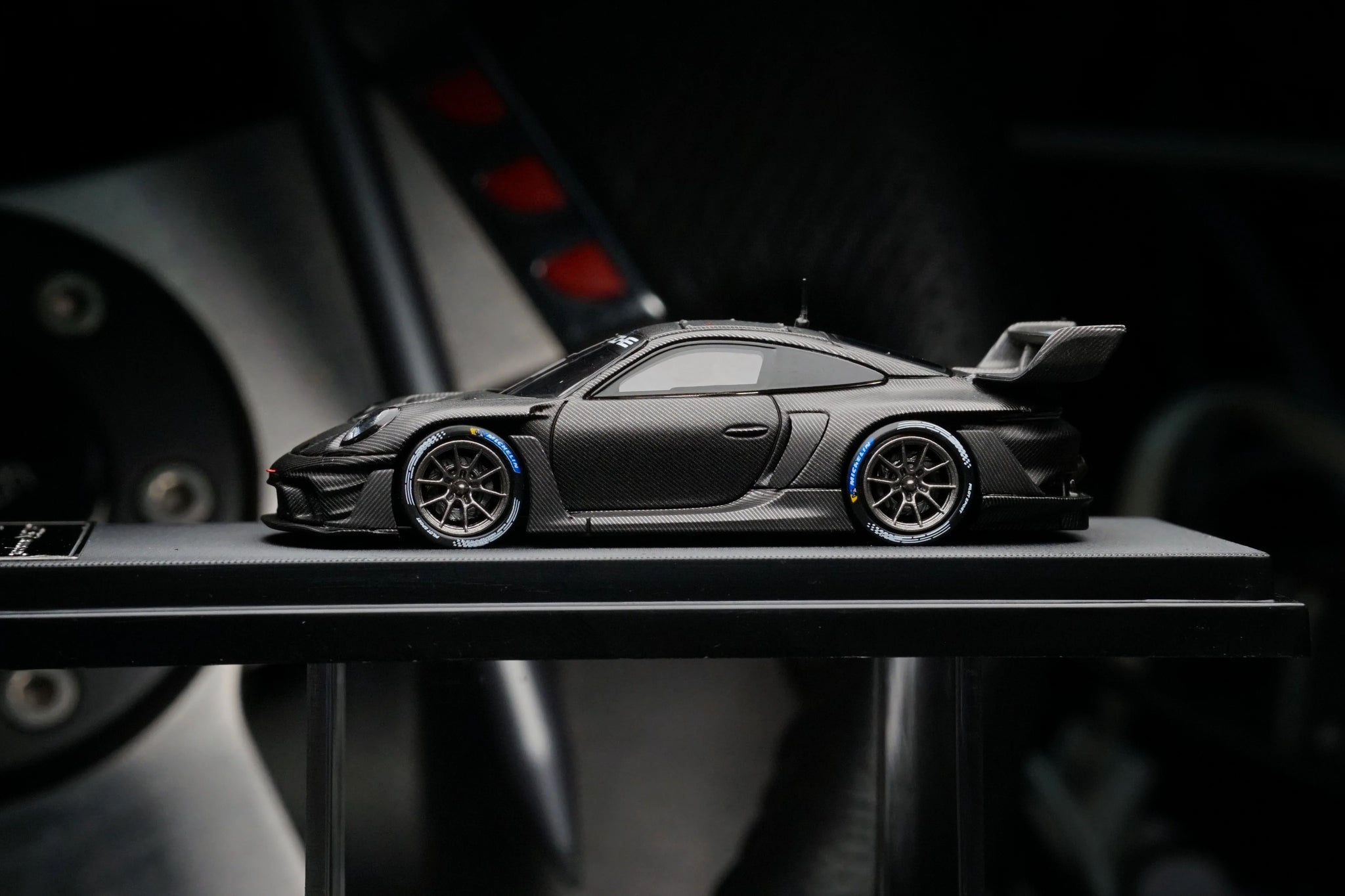 HKM 1:64 保时捷 911 (992) GT3 R Rennsport - 灰色