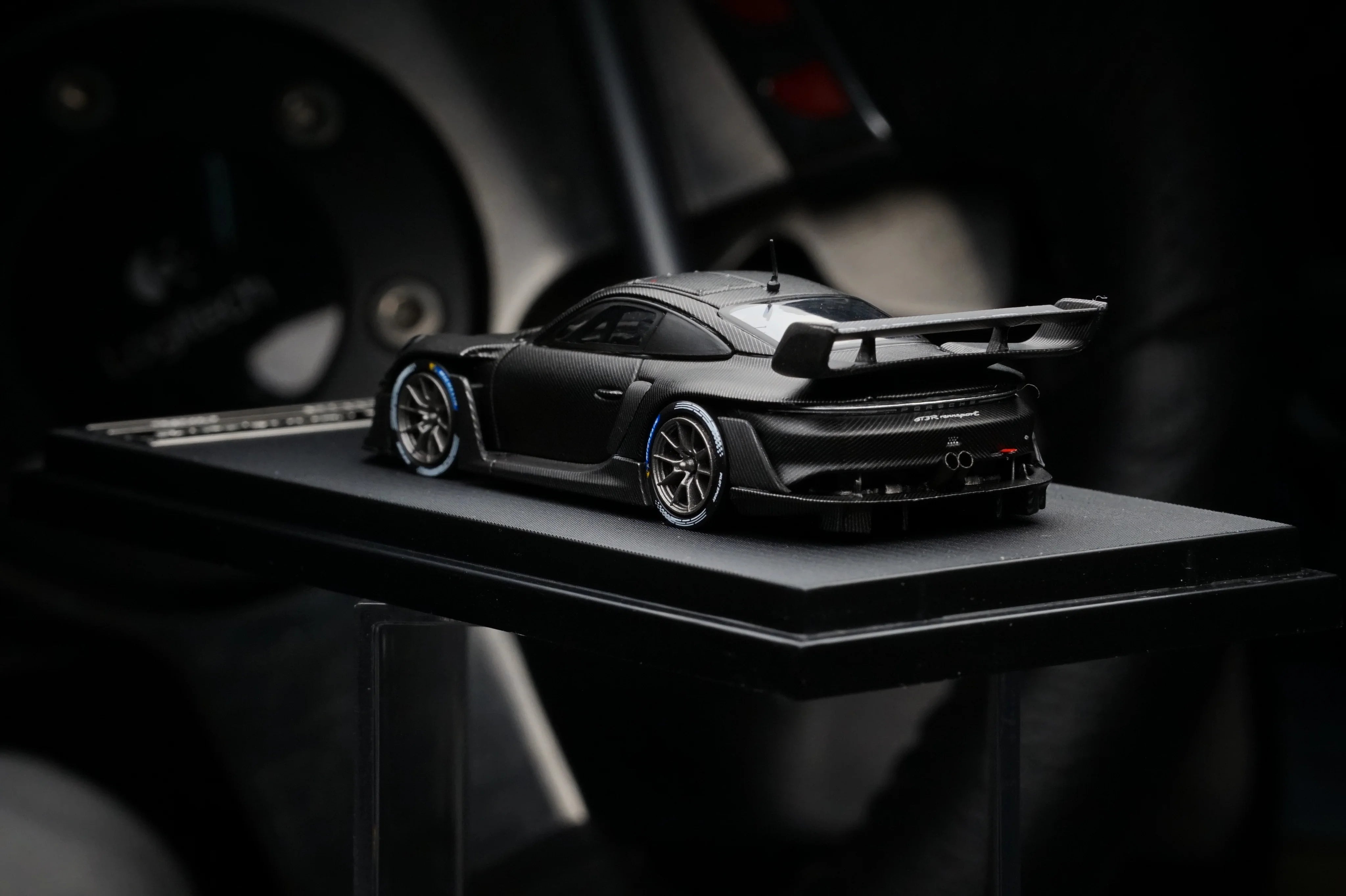 HKM 1:64 保时捷 911 (992) GT3 R Rennsport - 灰色
