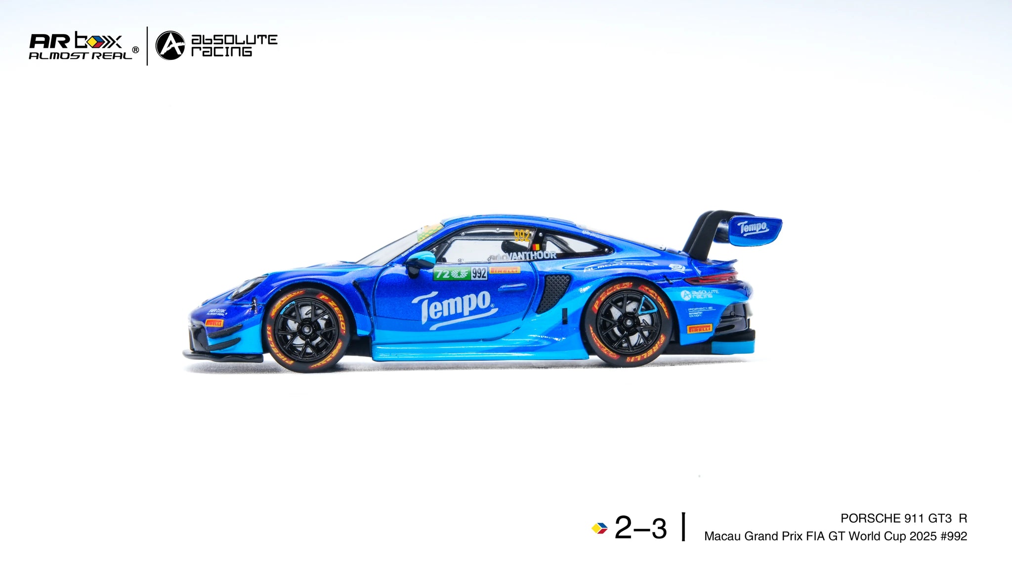 AR 盒装 1:64 保时捷 992 GT3 R