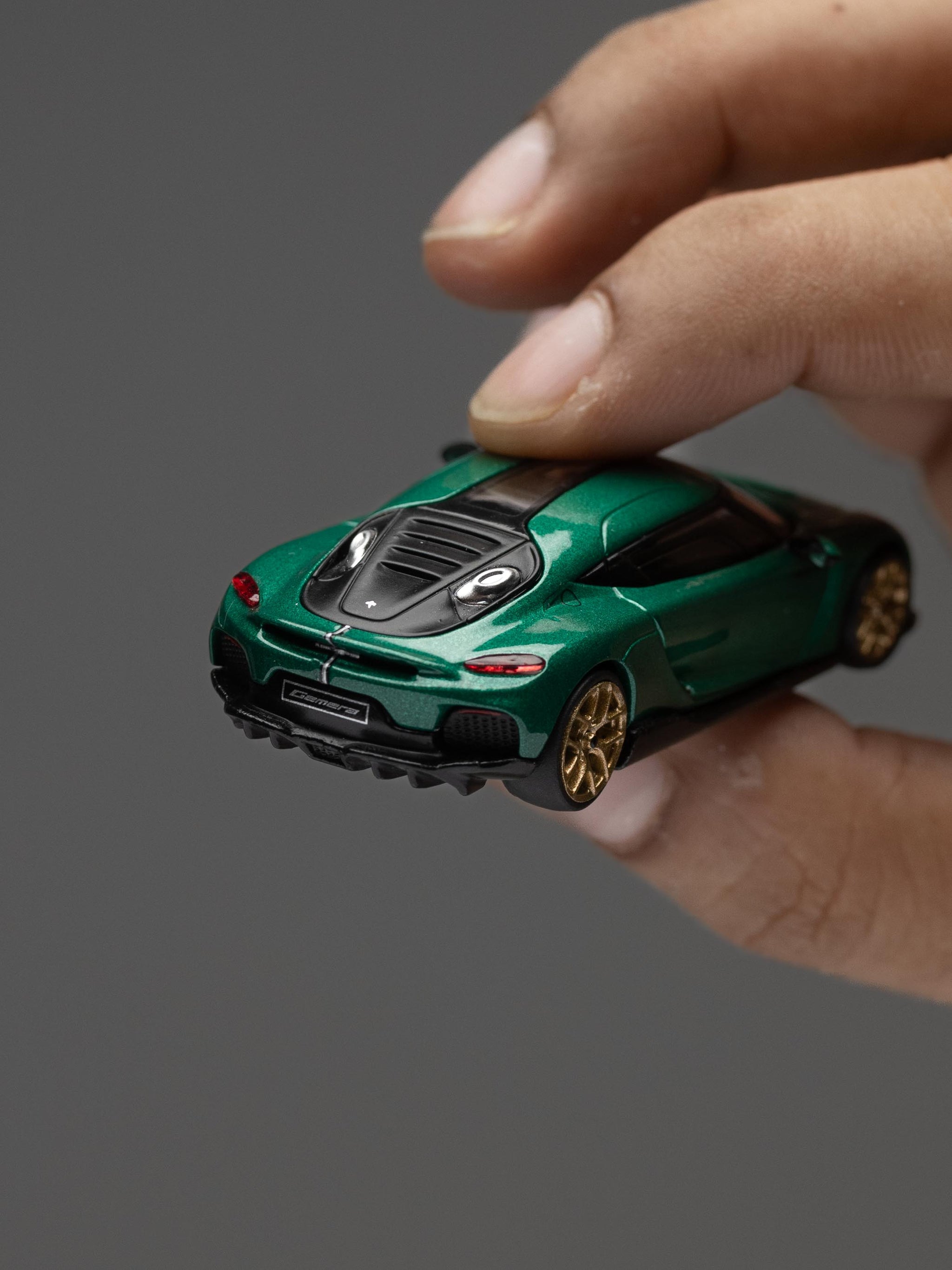 Tarmac Works 1:64 科尼赛克 Gemera 绿色