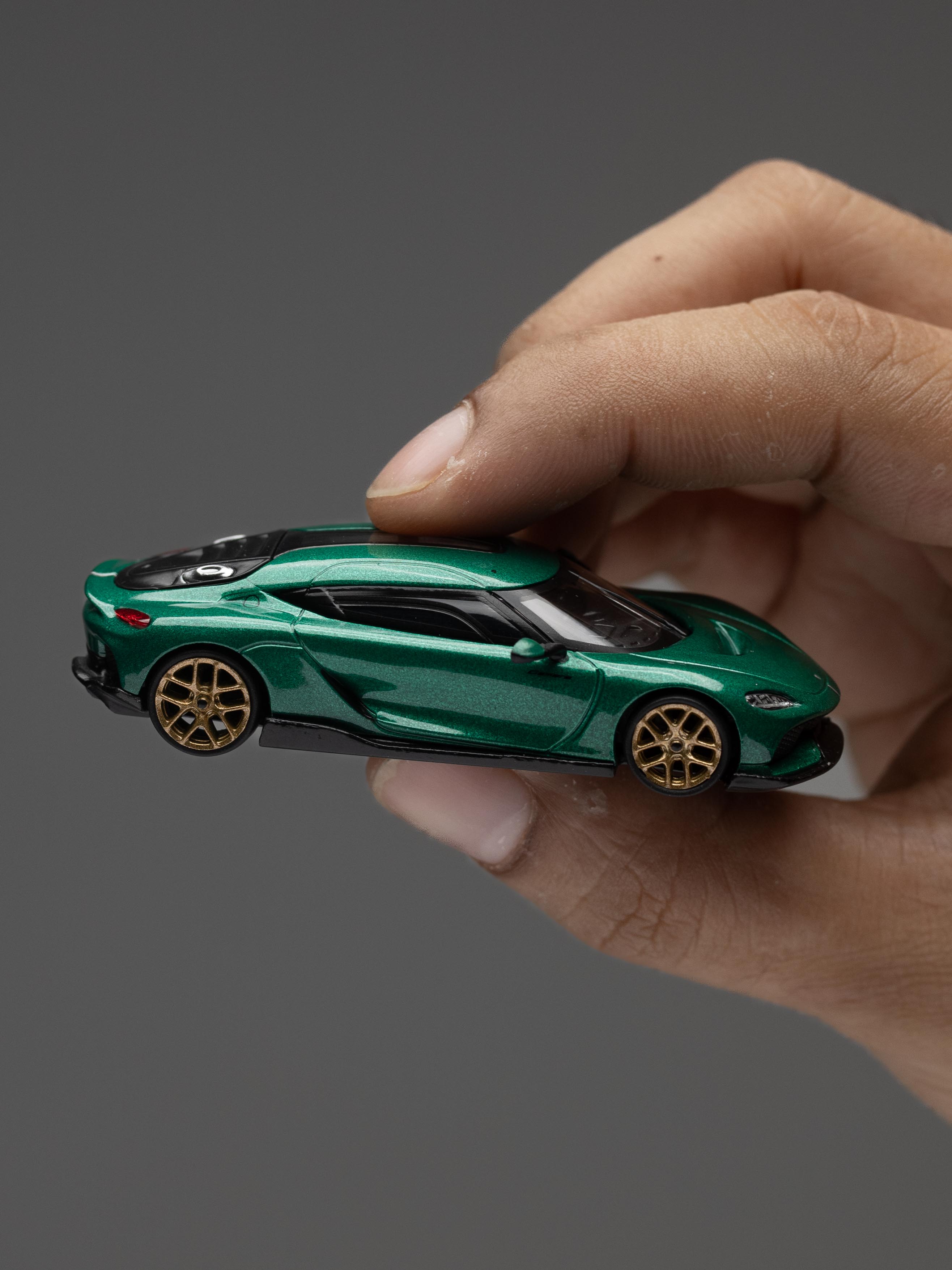 Tarmac Works 1:64 科尼赛克 Gemera 绿色