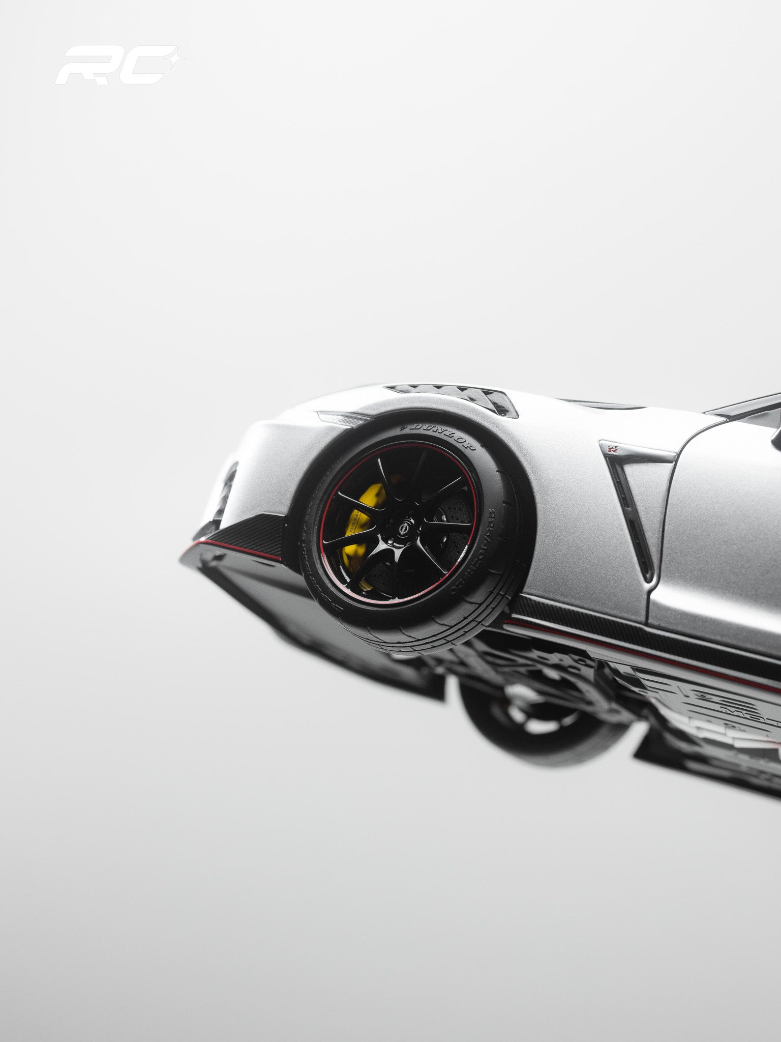 MOTORHELIX 1:18 Nissan GT-R NISMO (R35) Special Edition 2022 NISMO Ultimate Metal Silver