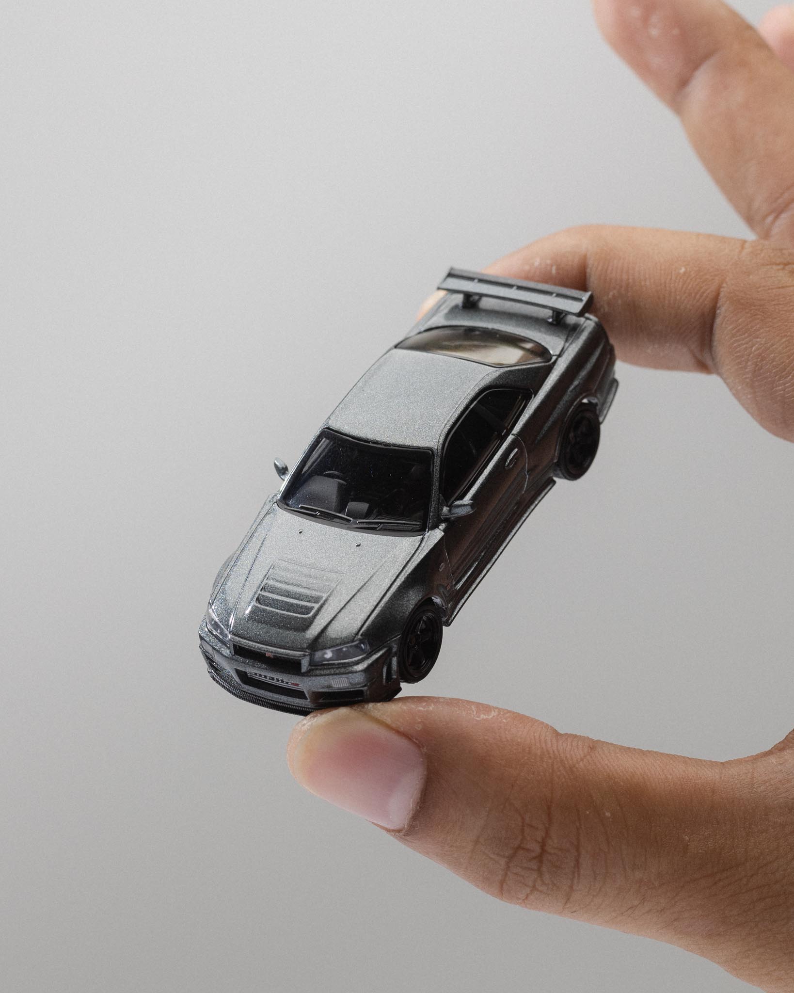 MINIGT - 1/64 Nissan Skyline GT-R Dark Metal Gray (NISMO BNR34 CRS Version)