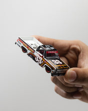 KaidoHouse x Mini GT Chevrolet Silverado KAIDO Intimidator V1 KHMG212