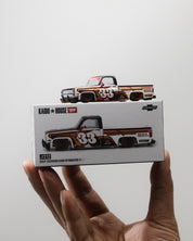 KaidoHouse x Mini GT Chevrolet Silverado KAIDO Intimidator V1 KHMG212