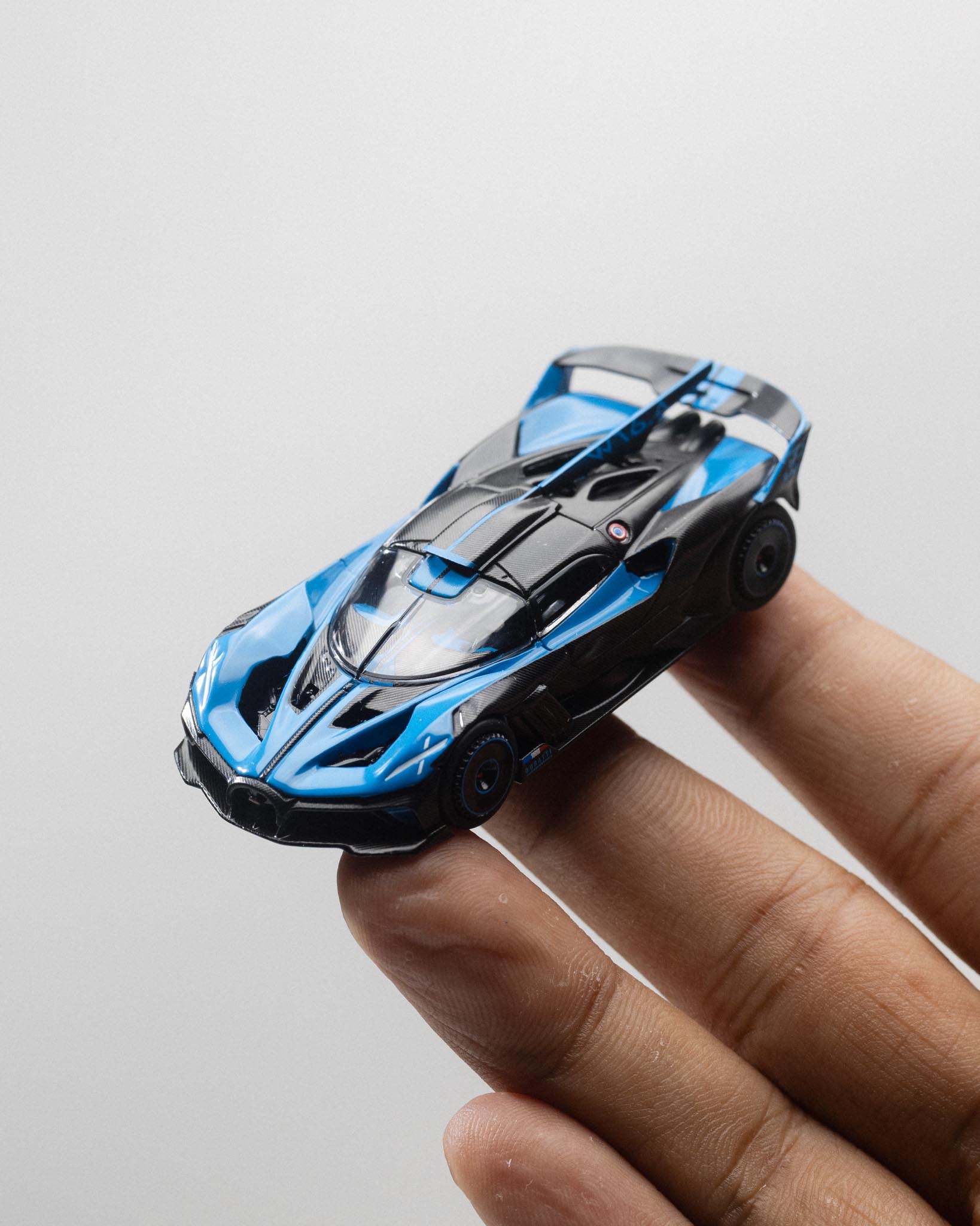 Mini GT 1/64 BUGATTI BOLIDE PRESENTATION