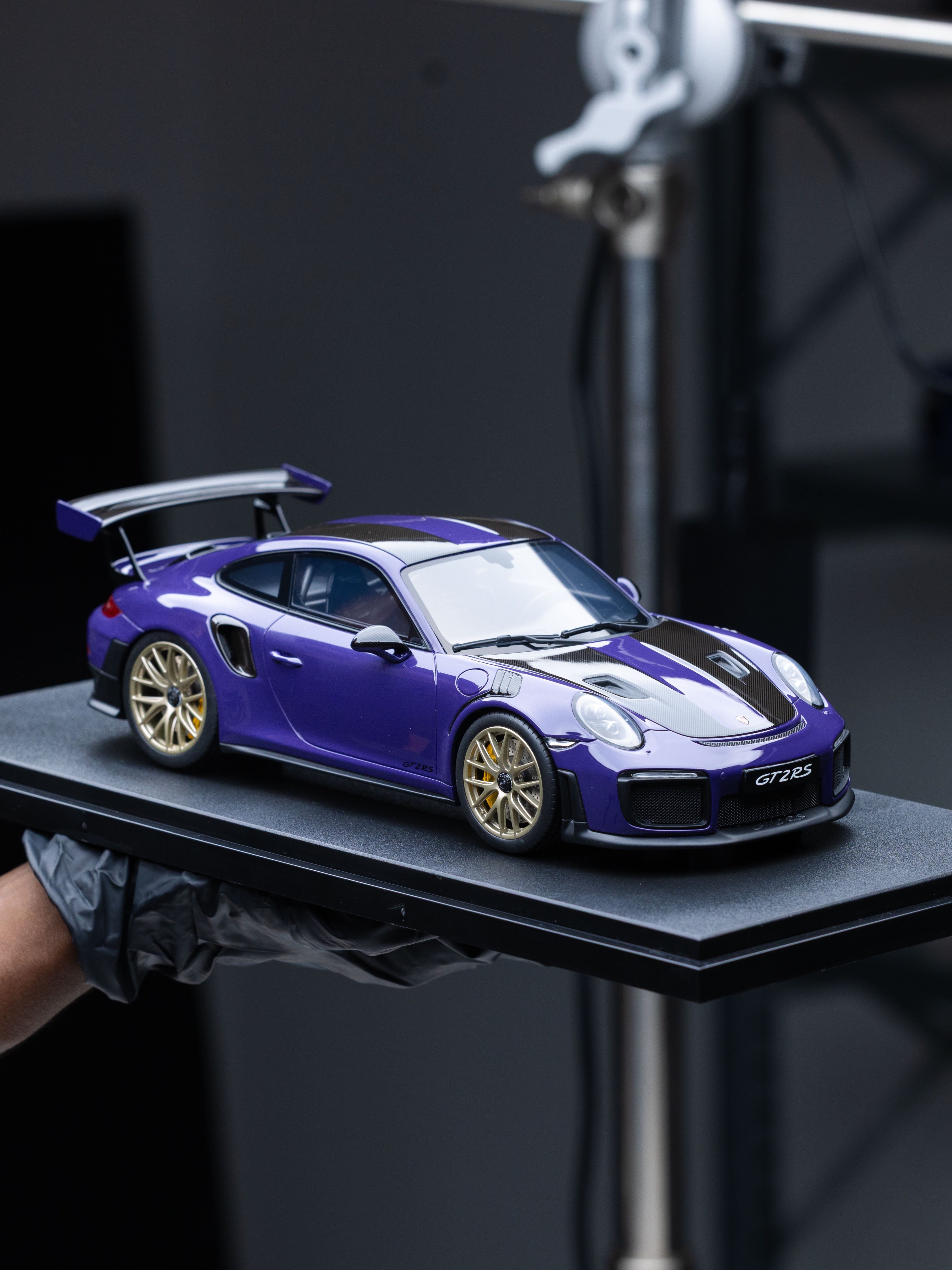 1/18 GT Spirit 2021 保时捷 911 (991.2) GT2 RS (紫外线紫) 车模