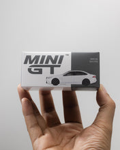 MINIGT - 1/64 BMW M5 Alpine White