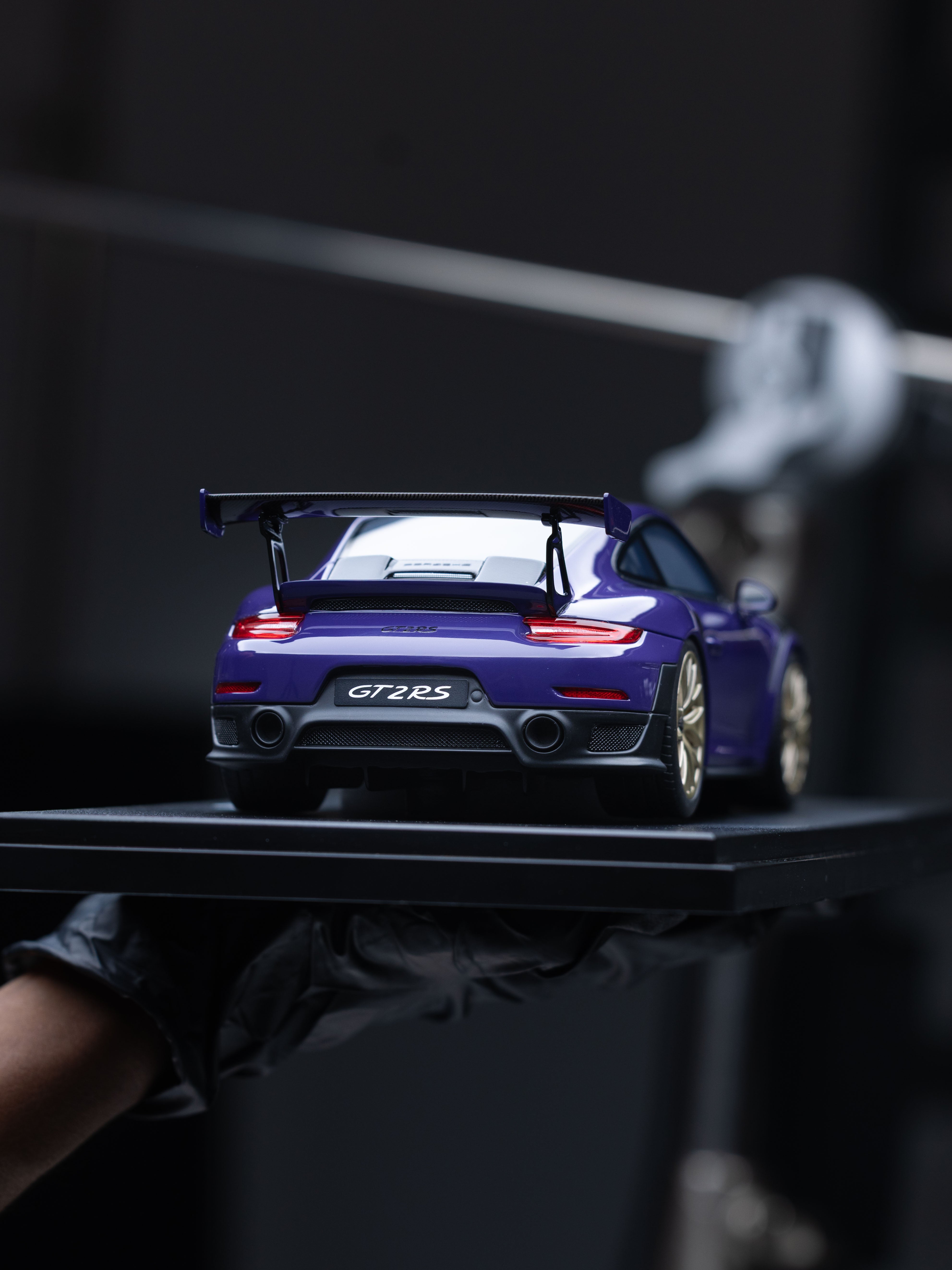 1/18 GT Spirit 2021 保时捷 911 (991.2) GT2 RS (紫外线紫) 车模