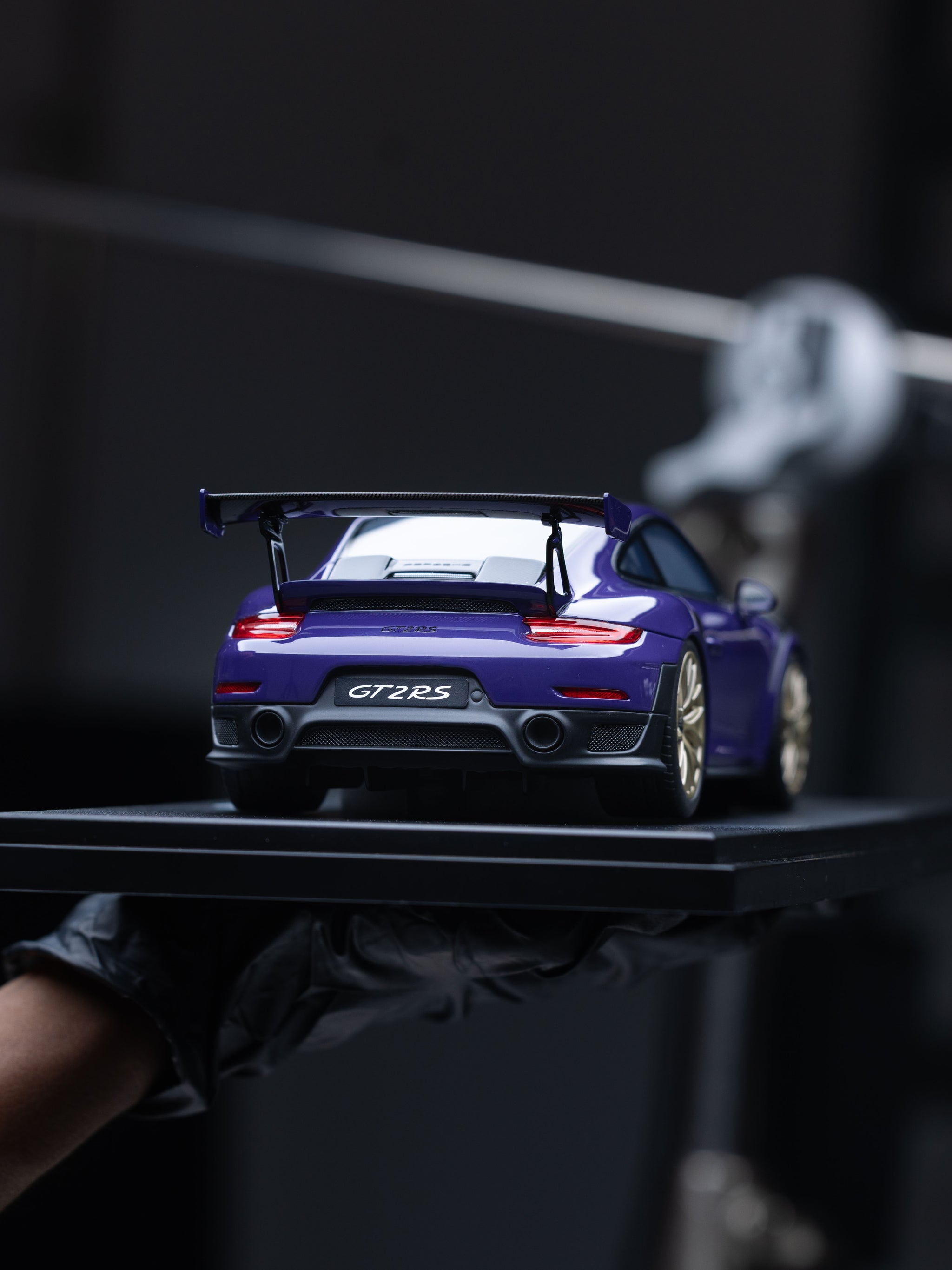 1/18 GT Spirit 2021 保时捷 911 (991.2) GT2 RS (紫外线紫) 车模