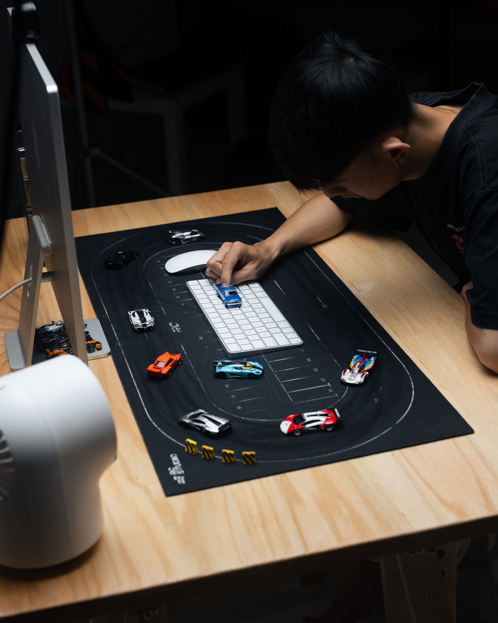 RC STUDIIO 赛车垫与停车场 1/64