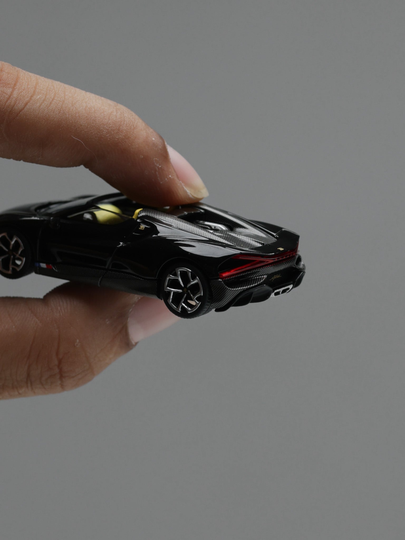 MiniGT 1/64 Bugatti W16 Mistral
Black
