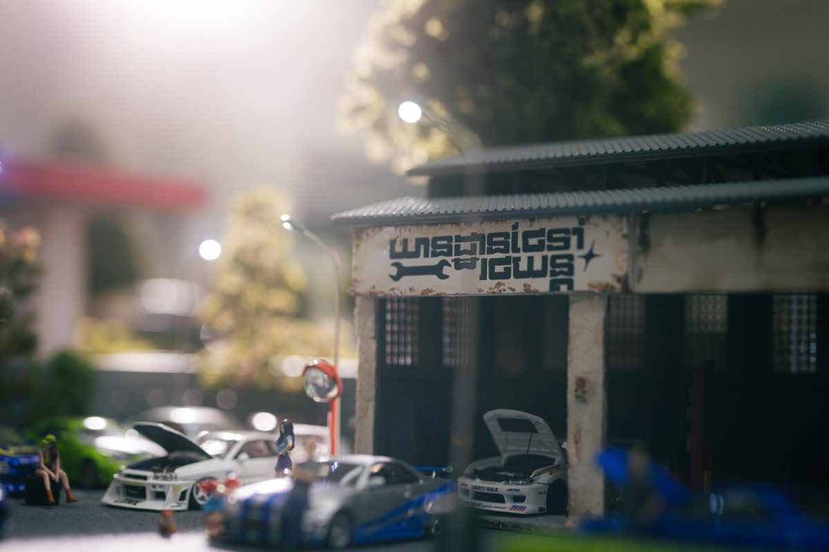 1/64 带灯维修车库