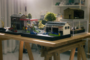 1/64 REPAIR GARAGE WITH LIGHT