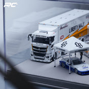 GCD 1:64 Mitsubishi FUSO Super Great Truck Liberty Walk
