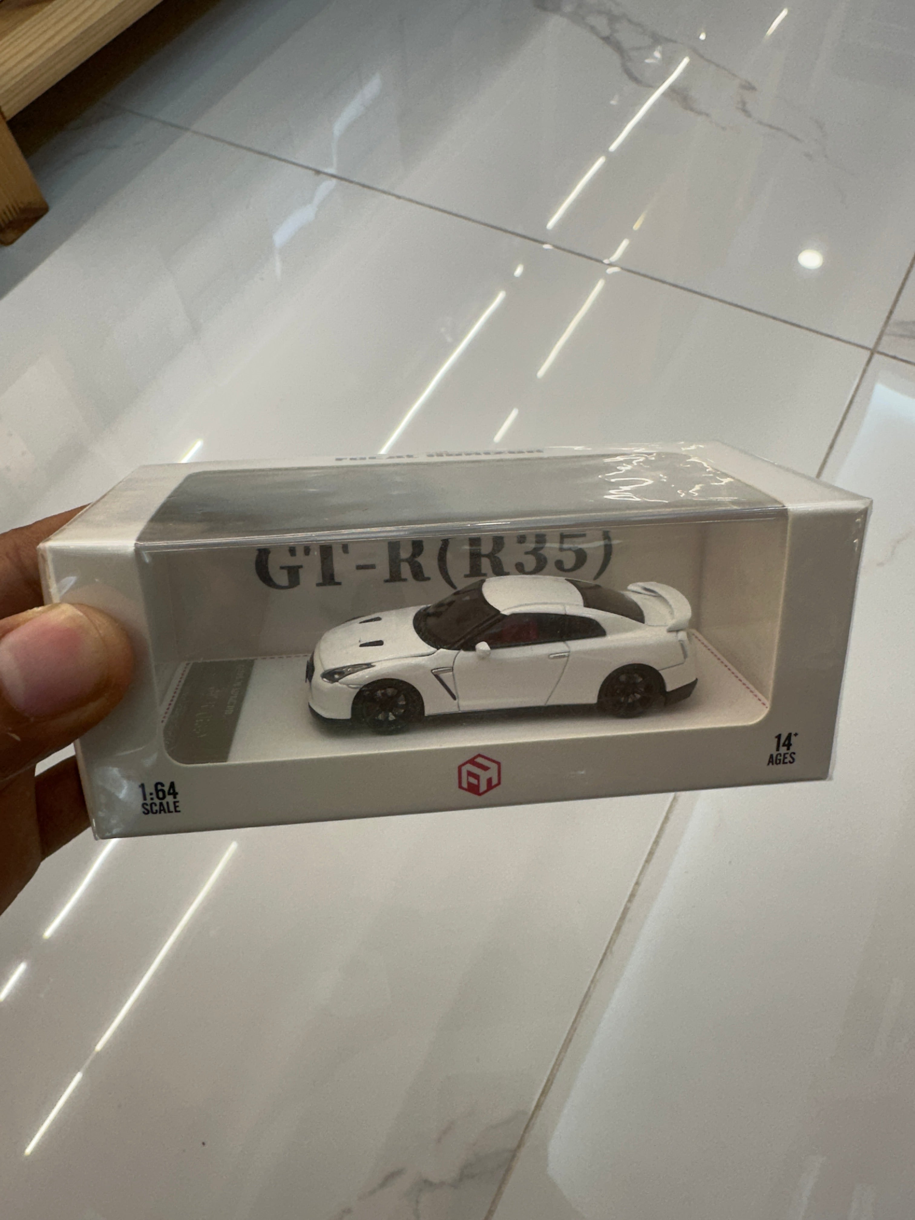 日产GT-R R35 白色