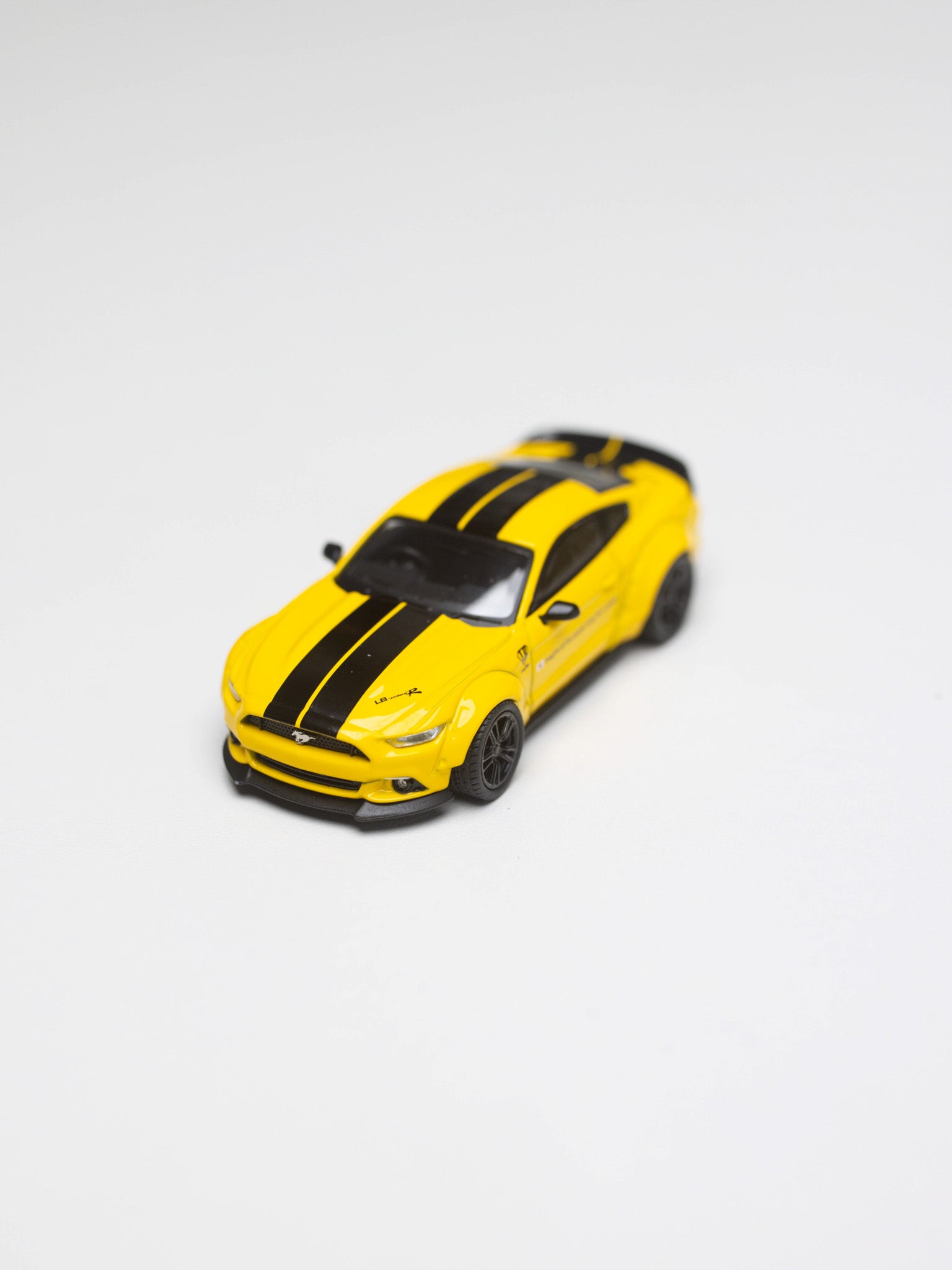 MINI GT 1/64 No.1077 LB-WORKS 福特野马 三重黄