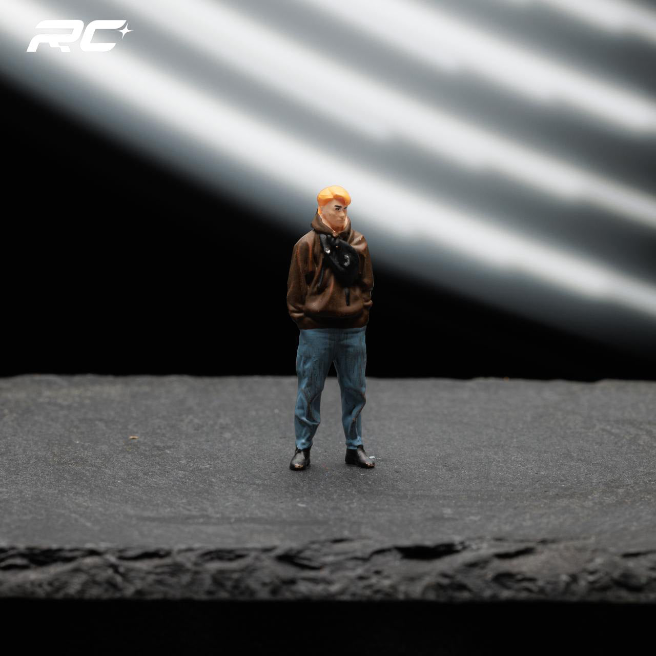 MOREART 1:64 TRENDY MEN’S AND WOMEN’S DOLL SETS