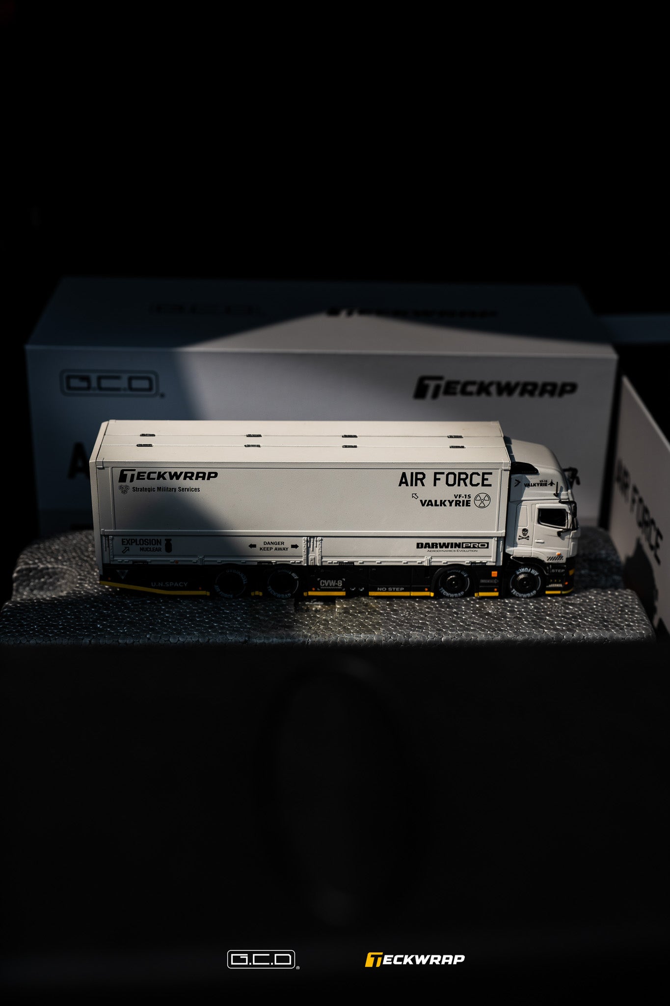GCD 1:64 日野 PROFIA 700 战斗灰涂装 (DARWINPRO &TECKWRAP) 2018 KS-118-688
