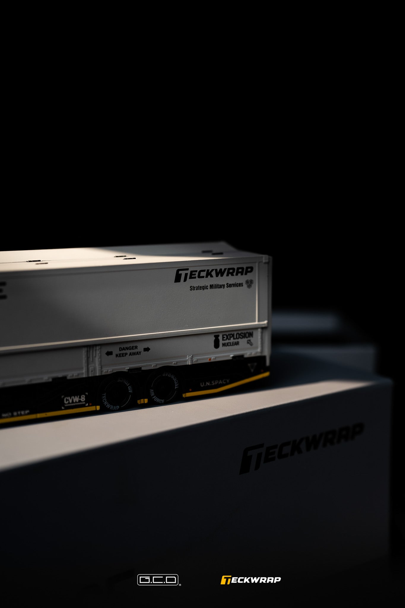 GCD 1:64 HINO PROFIA 700 COMBAT GREY LIVERY (DARWINPRO &TECKWRAP) 2018 KS-118-688