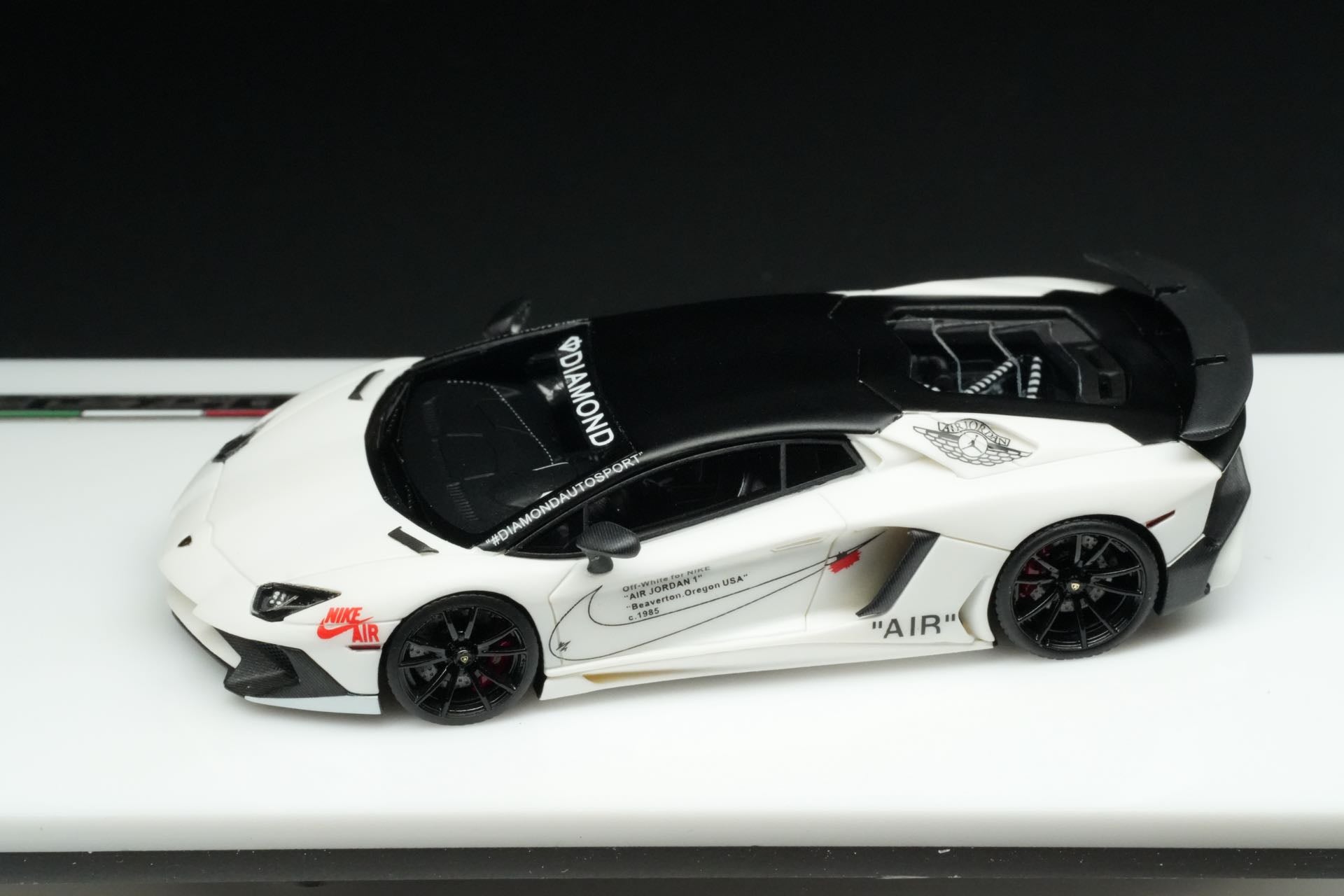AR Box 1:64 合金模型！保时捷官方授权产品，992 GT3 R 赛道版