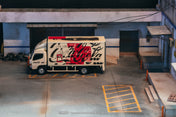 Tarmac Work 1/64 Mitsubishi Fuso Canter COCA- COLA