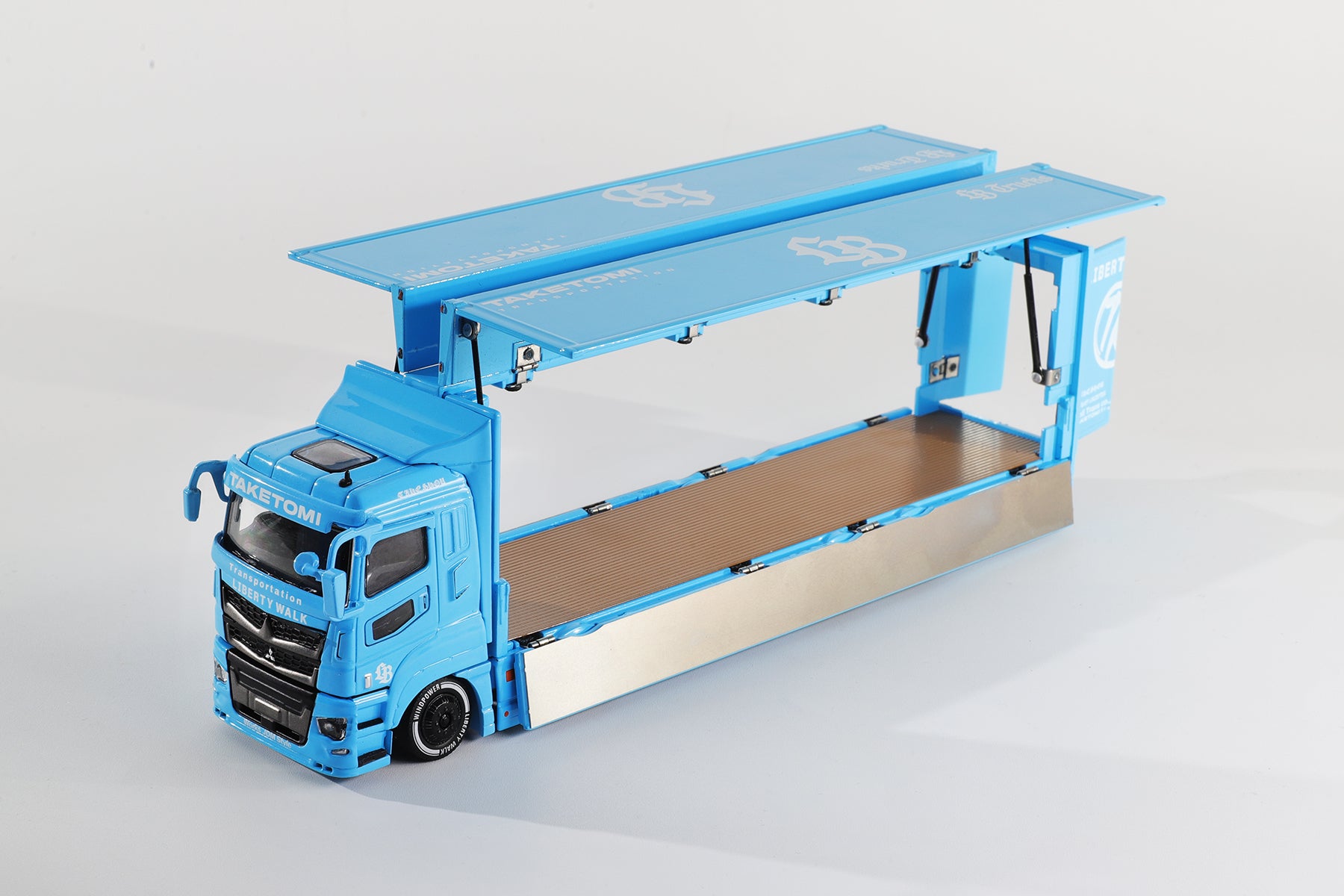 GCD 1:64 LB-TRUCKS 三菱扶桑 Super Great BBblue