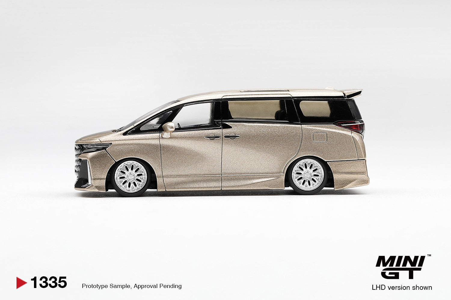 MINIGT 1/64 丰田 Vellfire 40 KUHL 金色金属漆