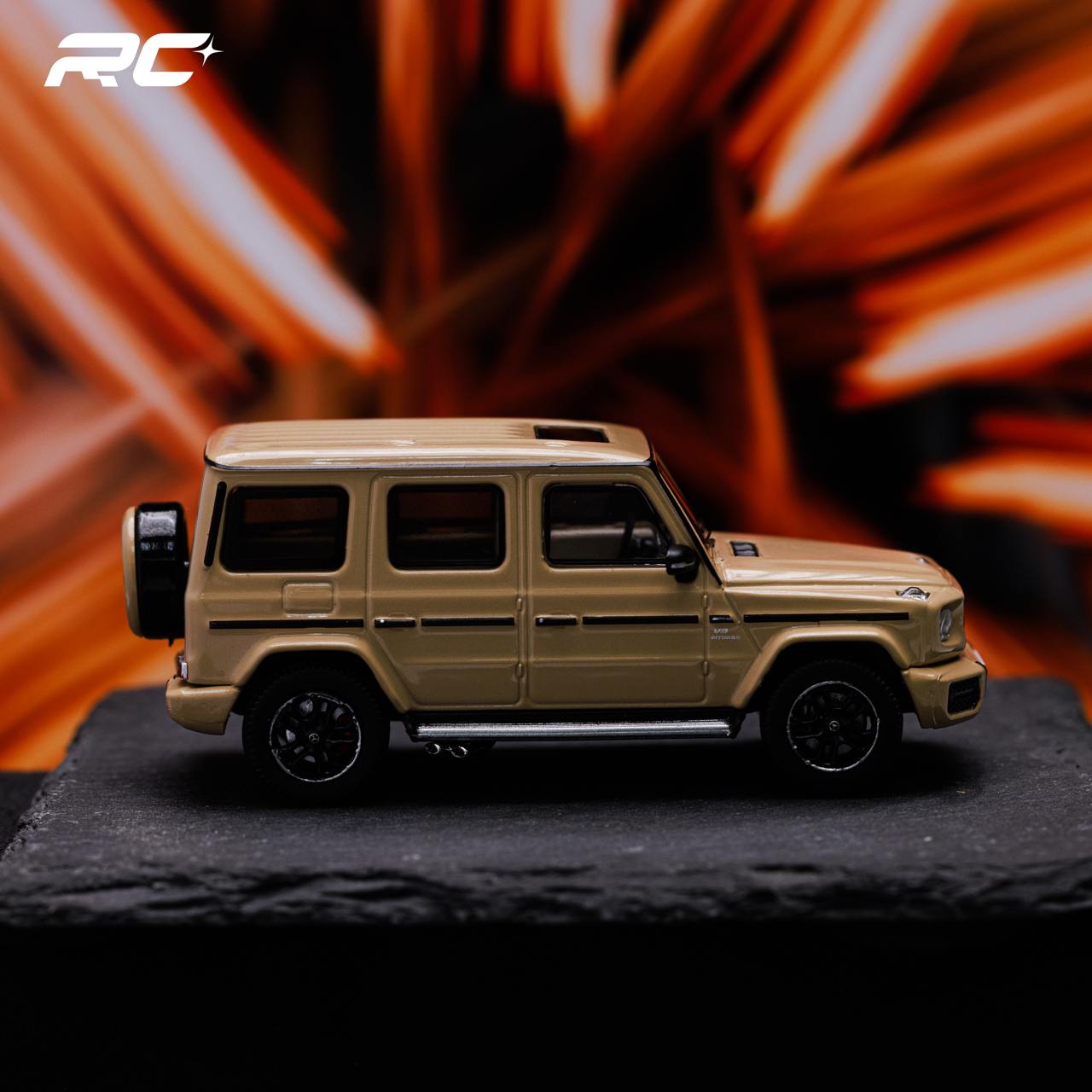 Tarmac Works 1/64 奔驰-AMG G 63 棕色 - ROAD64