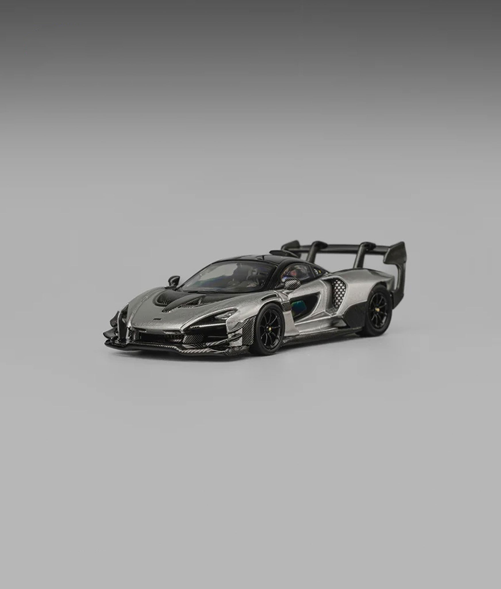 CM MODEL - 1:64 迈凯伦塞纳GTR – 金属银灰